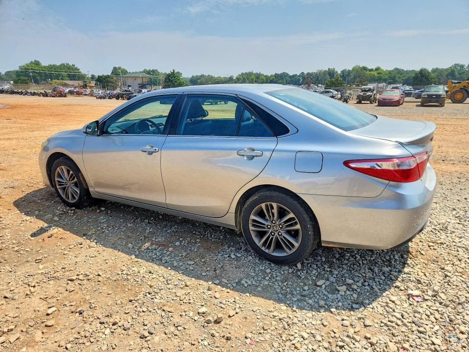 2017 TOYOTA CAMRY SE 2
