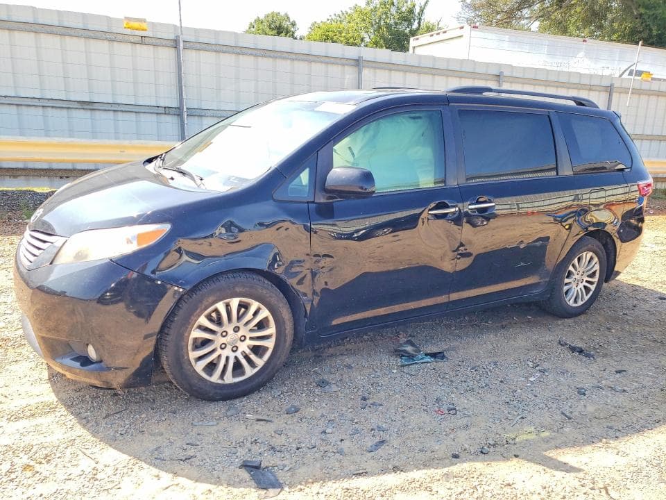 2017 TOYOTA SIENNA XLE PREMIUM 8-PASSENGER - 1