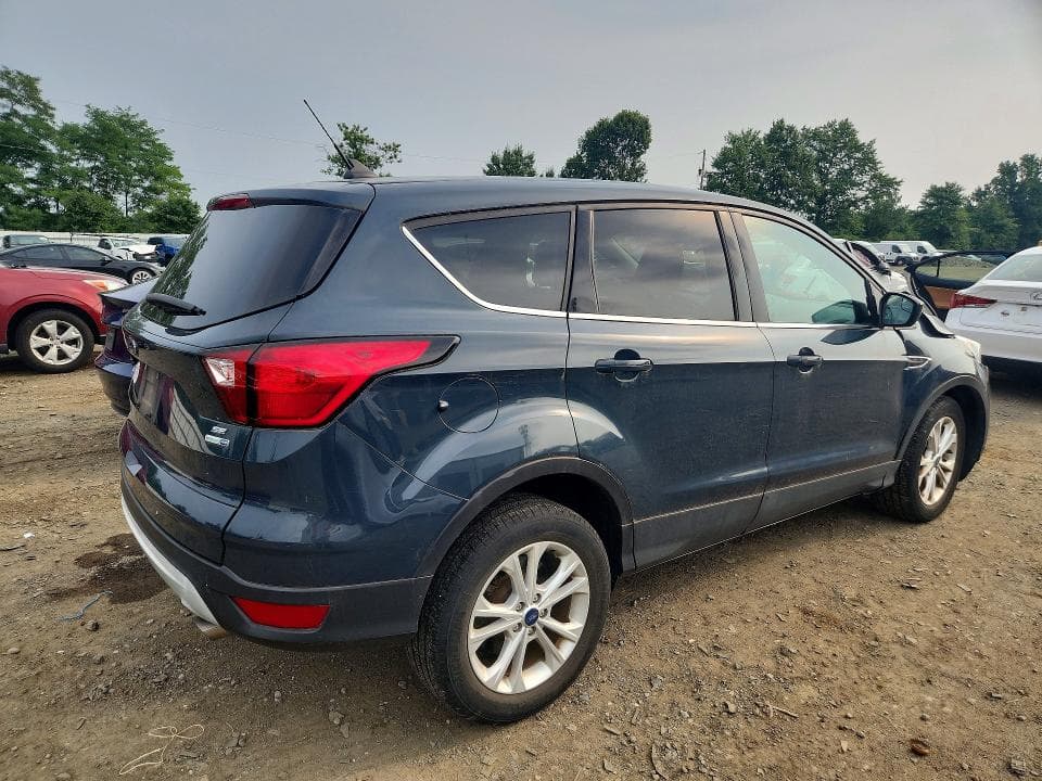 2019 FORD ESCAPE SE 3
