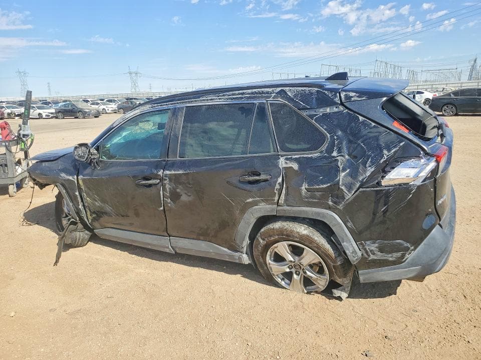 2020 TOYOTA RAV4 XLE 2