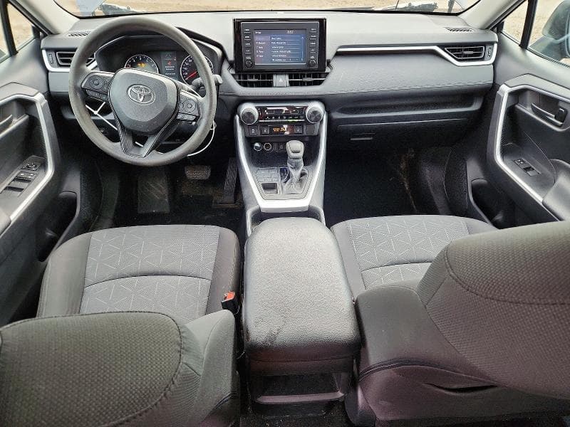 2020 TOYOTA RAV4 LE 8