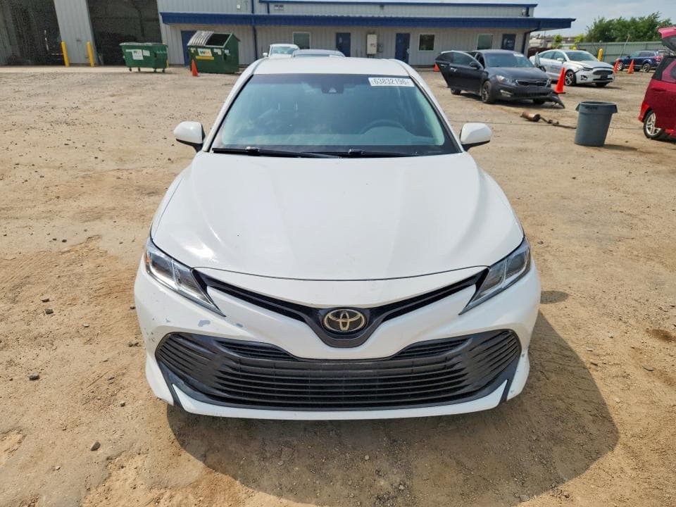 2018 TOYOTA CAMRY LE 5