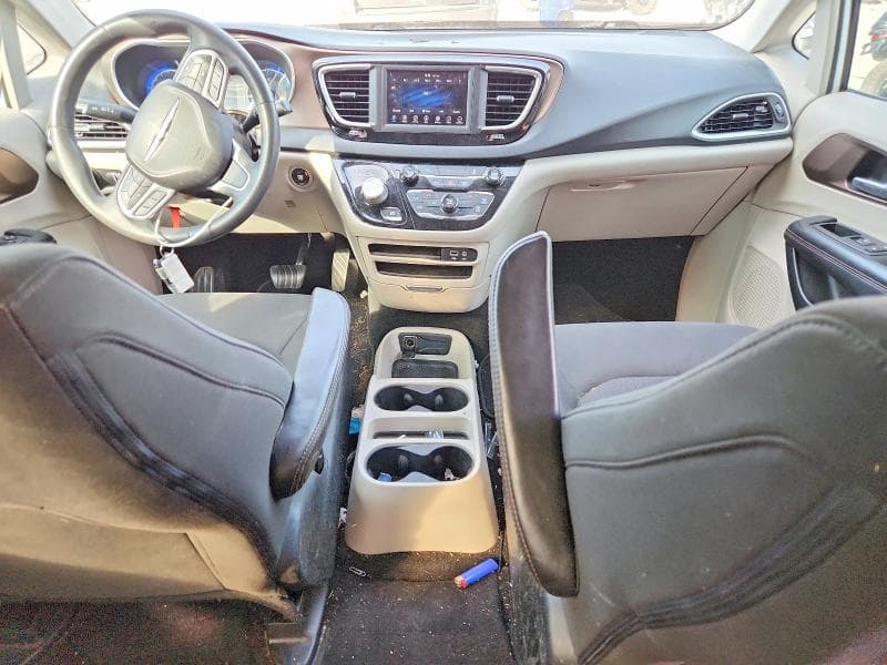 2018 CHRYSLER PACIFICA L 8
