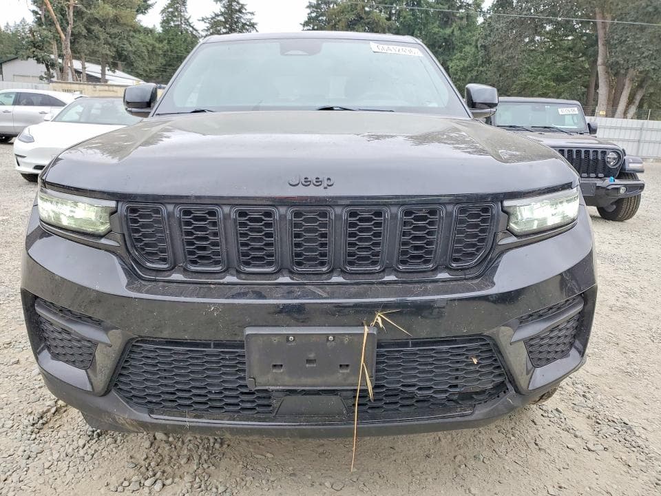 2023 JEEP GRAND CHEROKEE LAREDO 5