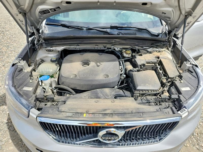 2019 VOLVO XC40 T5 MOMENTUM 12