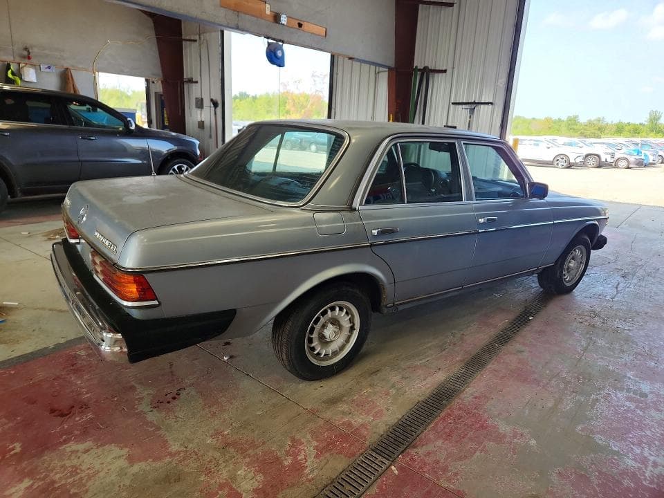 1983 MERCEDES-BENZ 300 DT 3