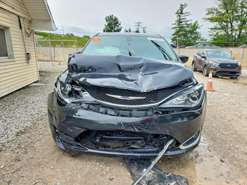 2020 CHRYSLER PACIFICA TOURING 5