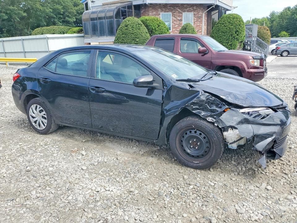 2017 TOYOTA COROLLA LE 4