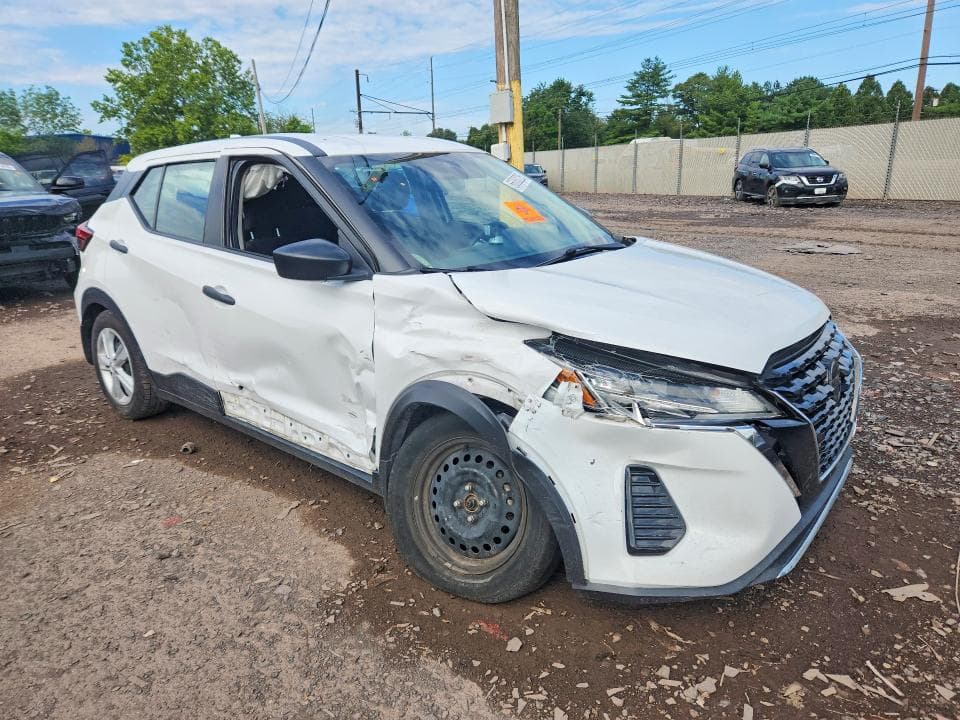2021 NISSAN KICKS S 4