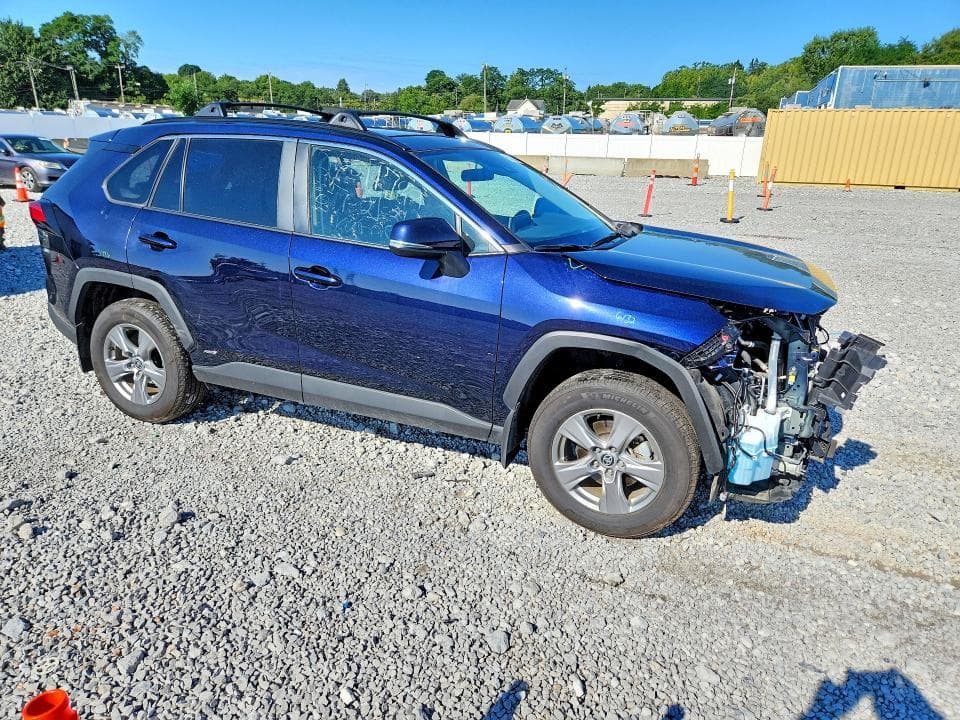 2025 TOYOTA RAV4 HYBRID XLE 4