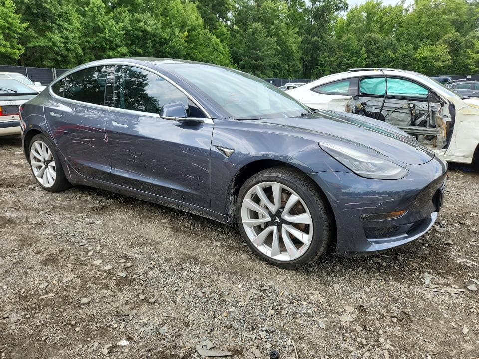 2018 TESLA MODEL 3 4