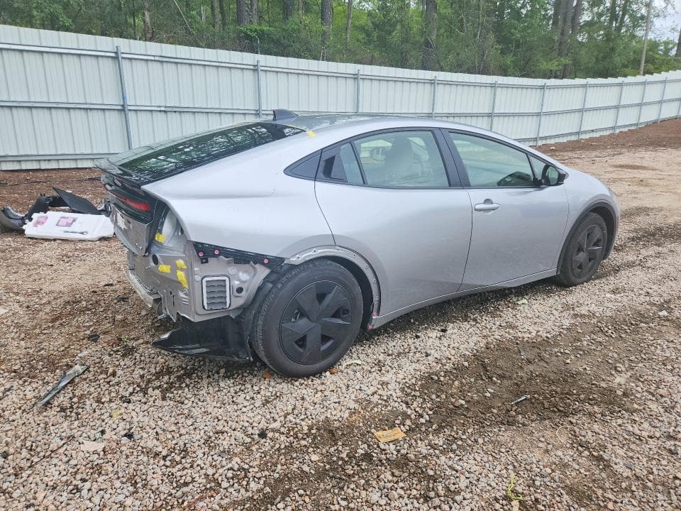 2026 TOYOTA PRIUS LE 3