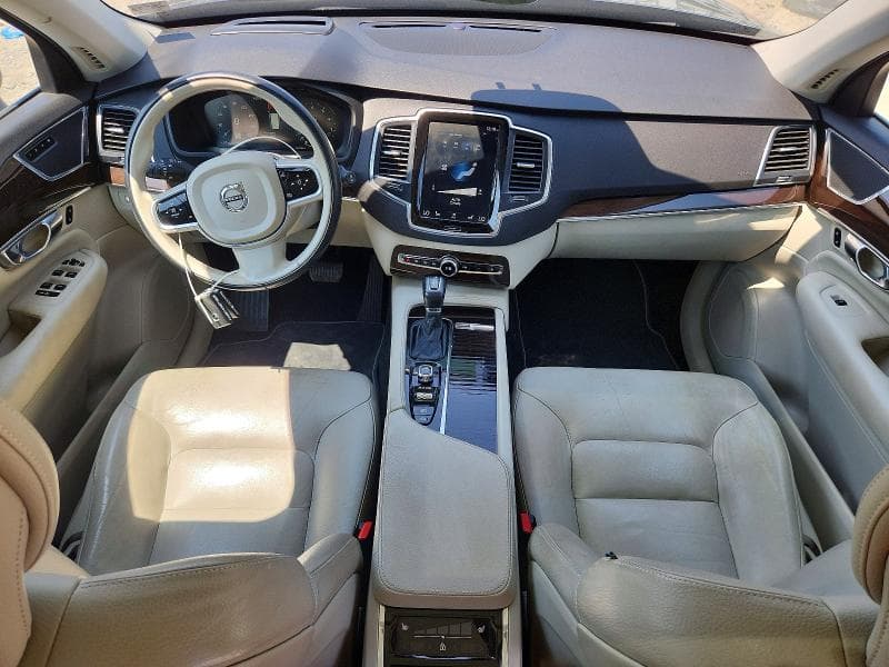 2019 VOLVO XC90 T6 MOMENTUM 8