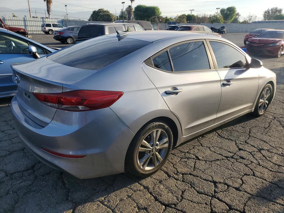 2017 HYUNDAI ELANTRA SE 3
