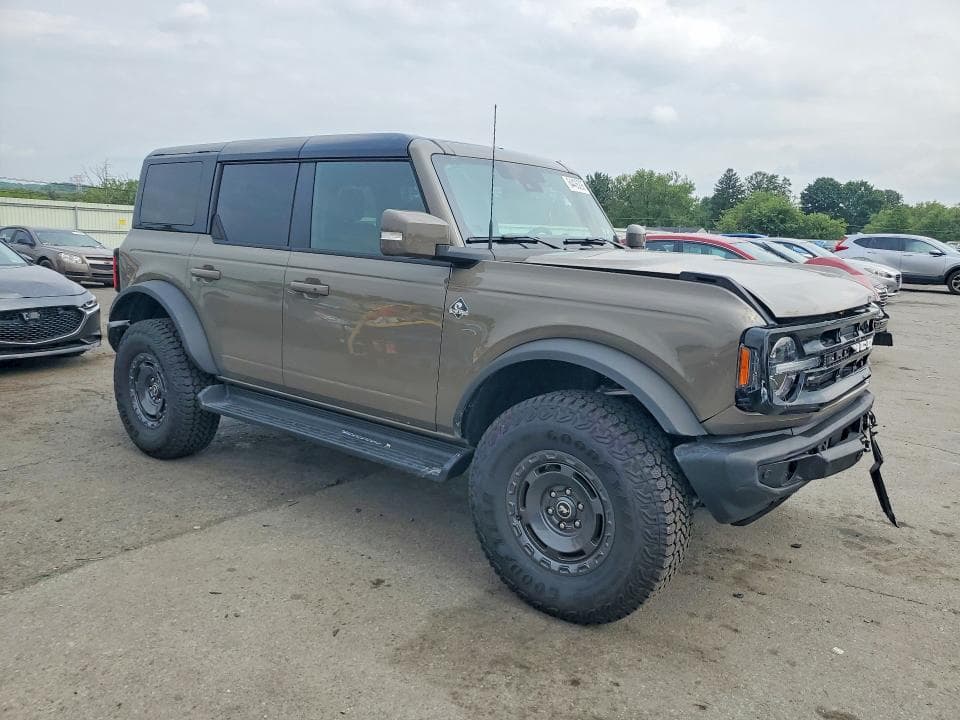 2025 FORD BRONCO OUTER BANKS 4