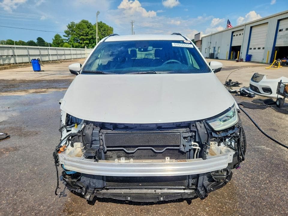 2023 CHRYSLER PACIFICA TOURING L 5
