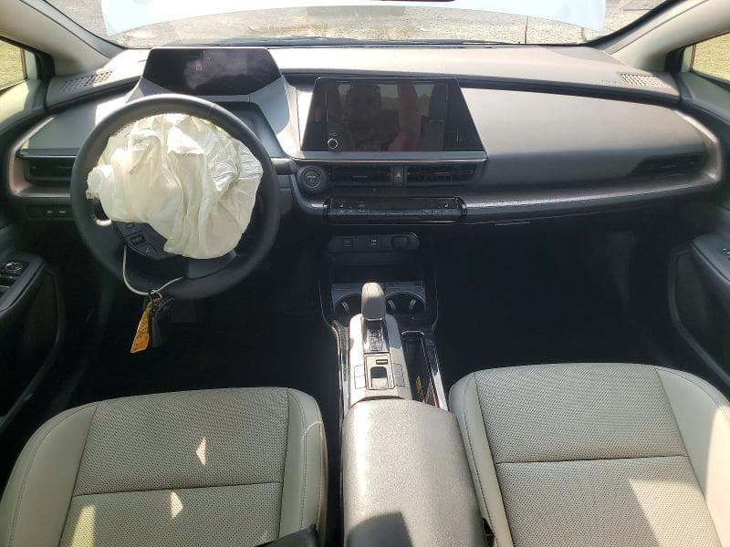2024 TOYOTA PRIUS XLE 8