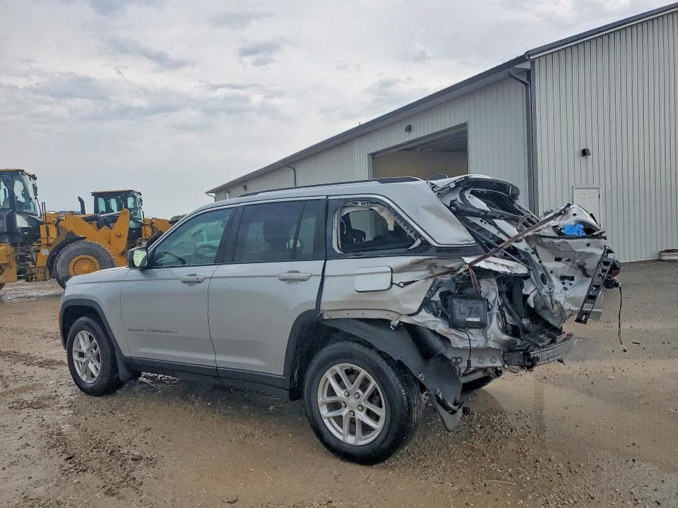 2023 JEEP GRAND CHEROKEE LAREDO 2