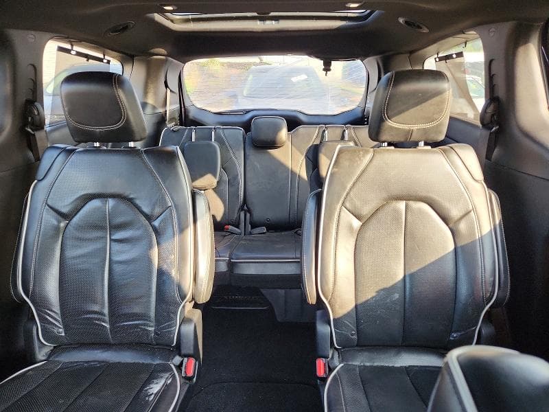 2019 CHRYSLER PACIFICA LIMITED 10