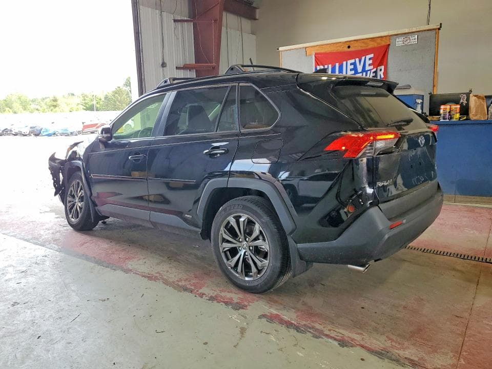 2022 TOYOTA RAV4 XLE PREMIUM 2