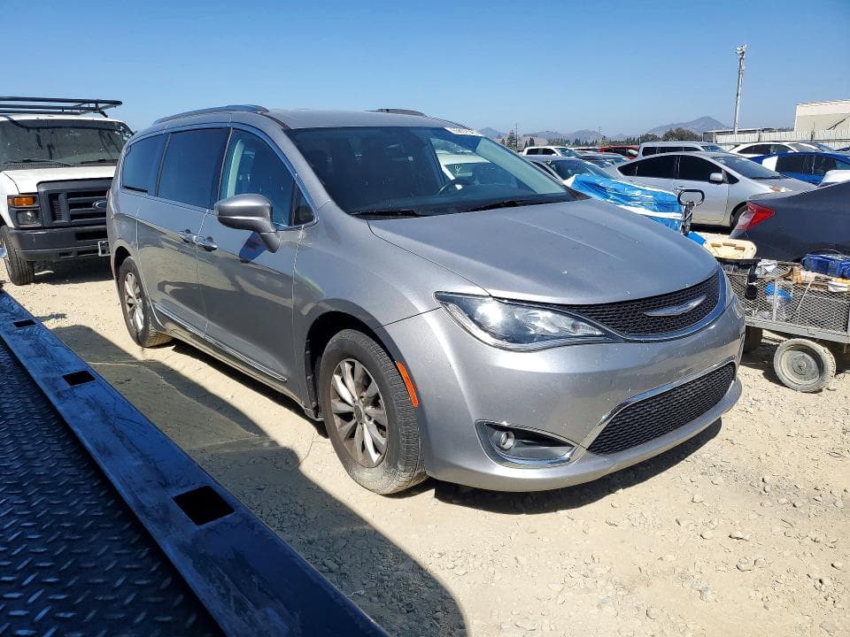 2018 CHRYSLER PACIFICA TOURING L 4