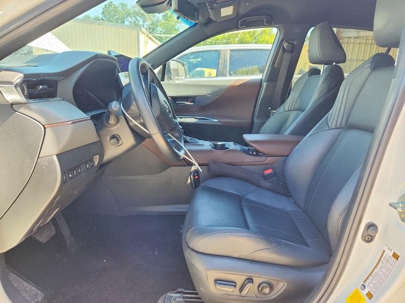 2024 TOYOTA VENZA LIMITED 7