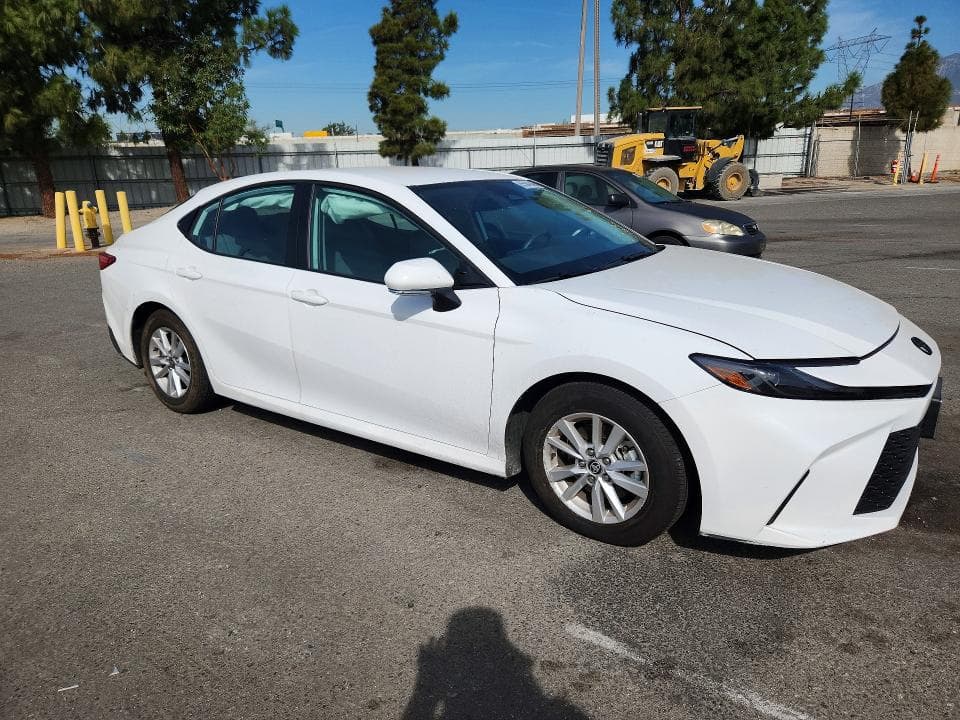 2025 TOYOTA CAMRY LE 4
