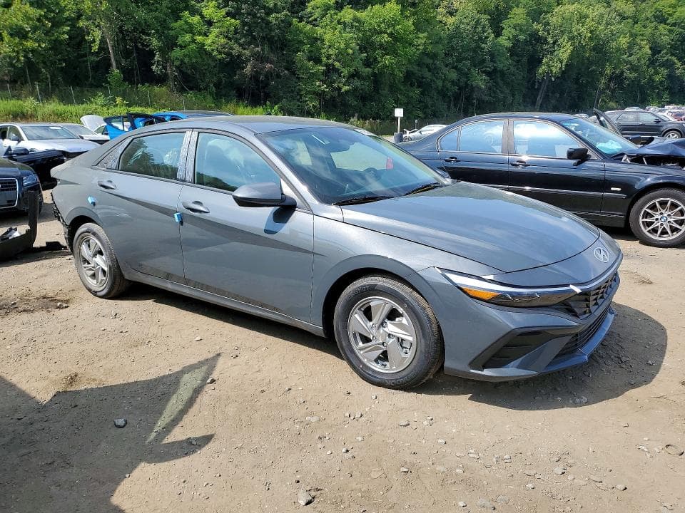 2026 HYUNDAI ELANTRA SE 4