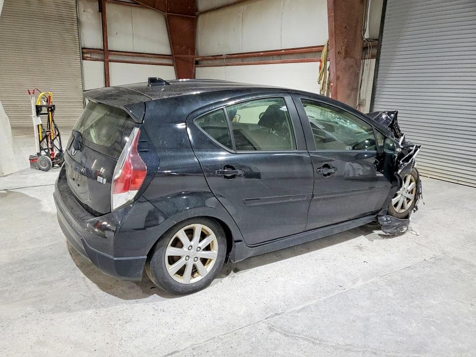 2017 TOYOTA PRIUS C TWO 3