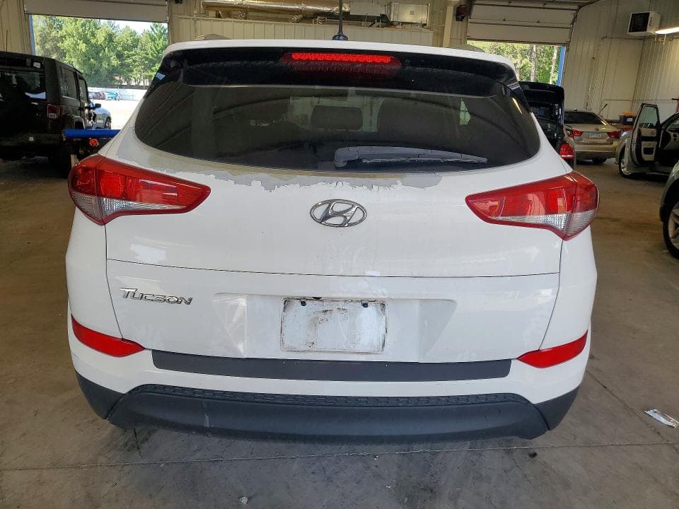 2017 HYUNDAI TUCSON SE 6