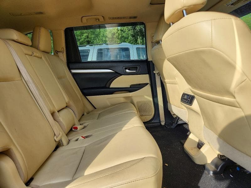 2017 TOYOTA HIGHLANDER XLE 11