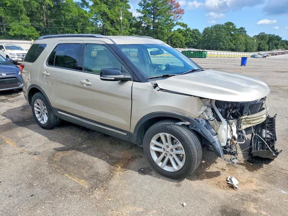 2017 FORD EXPLORER XLT 4