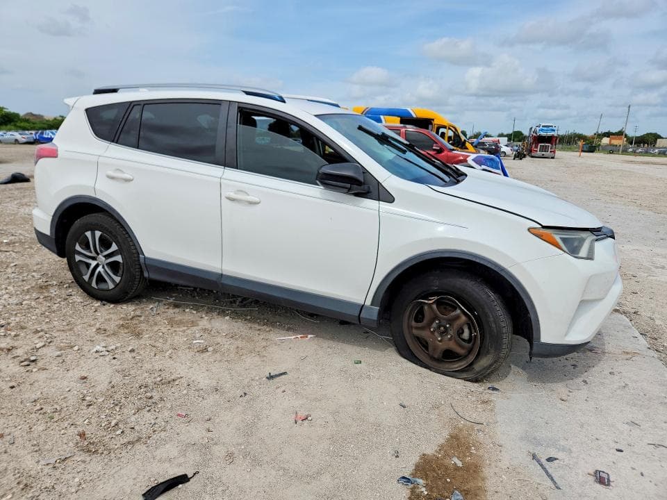 2018 TOYOTA RAV4 LE 4