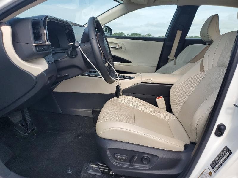 2023 TOYOTA CROWN LIMITED 7