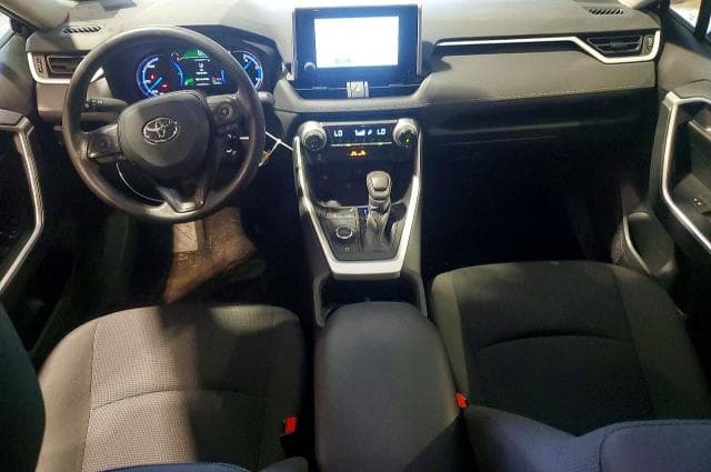 2024 TOYOTA RAV4 LE 8