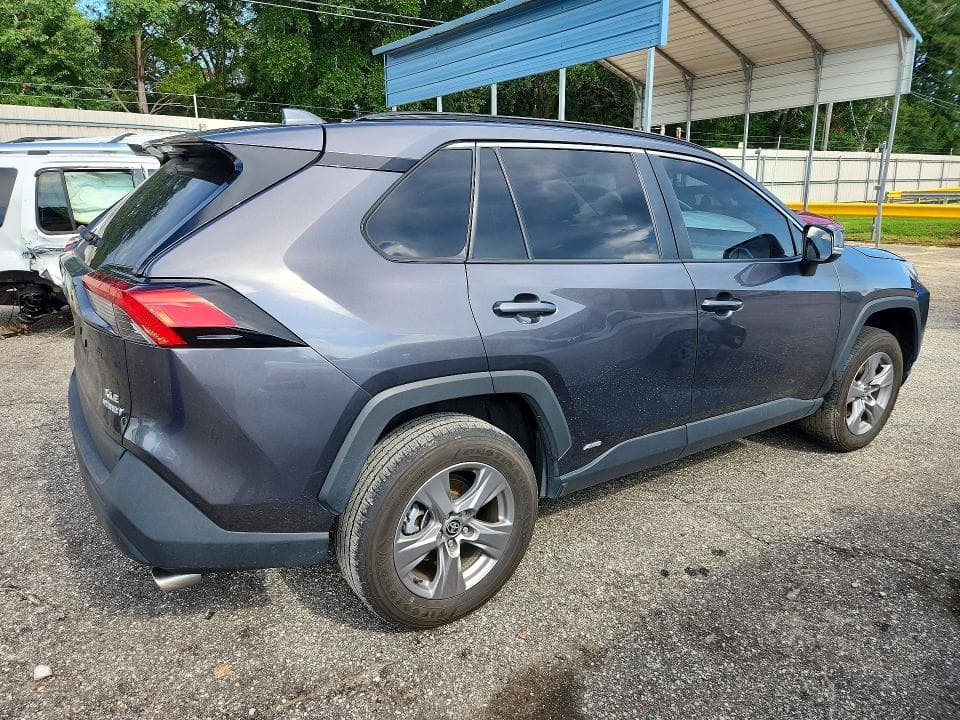 2024 TOYOTA RAV4 HYBRID XLE 3