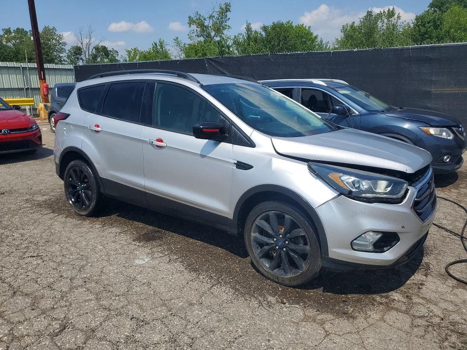 2019 FORD ESCAPE SE 4