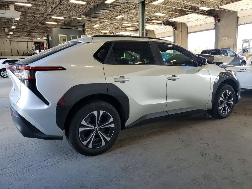 2023 TOYOTA BZ4X XLE 3