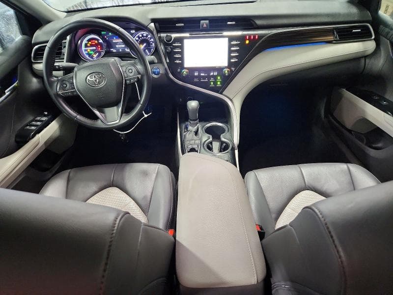 2019 TOYOTA CAMRY HYBRID XLE 8