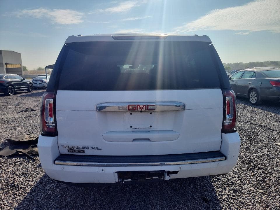 2017 GMC YUKON XL DENALI 6