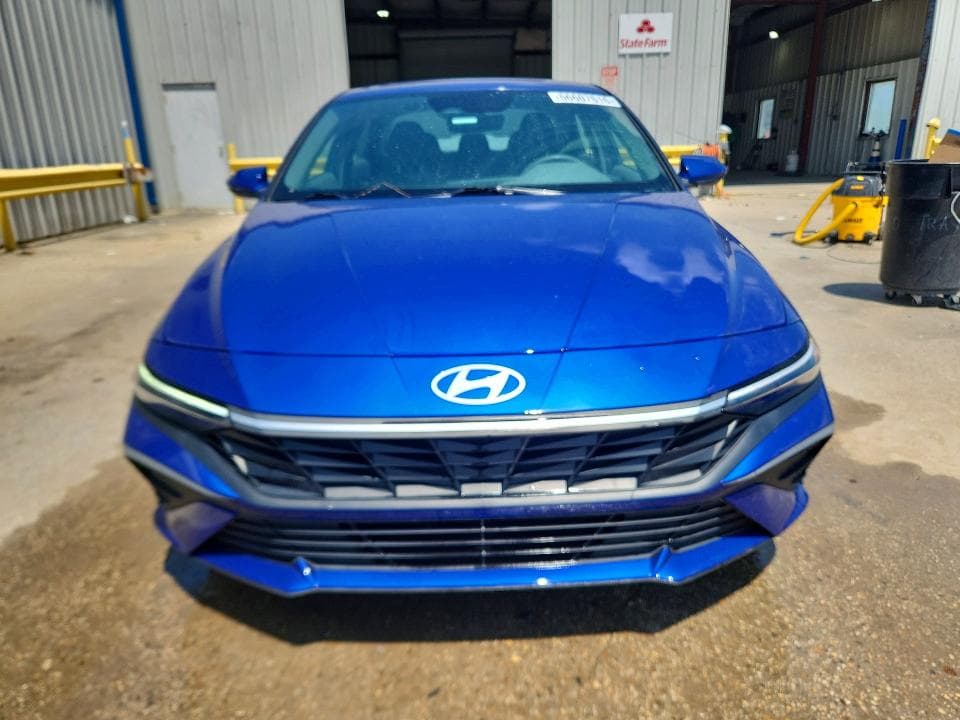 2024 HYUNDAI ELANTRA SEL 5