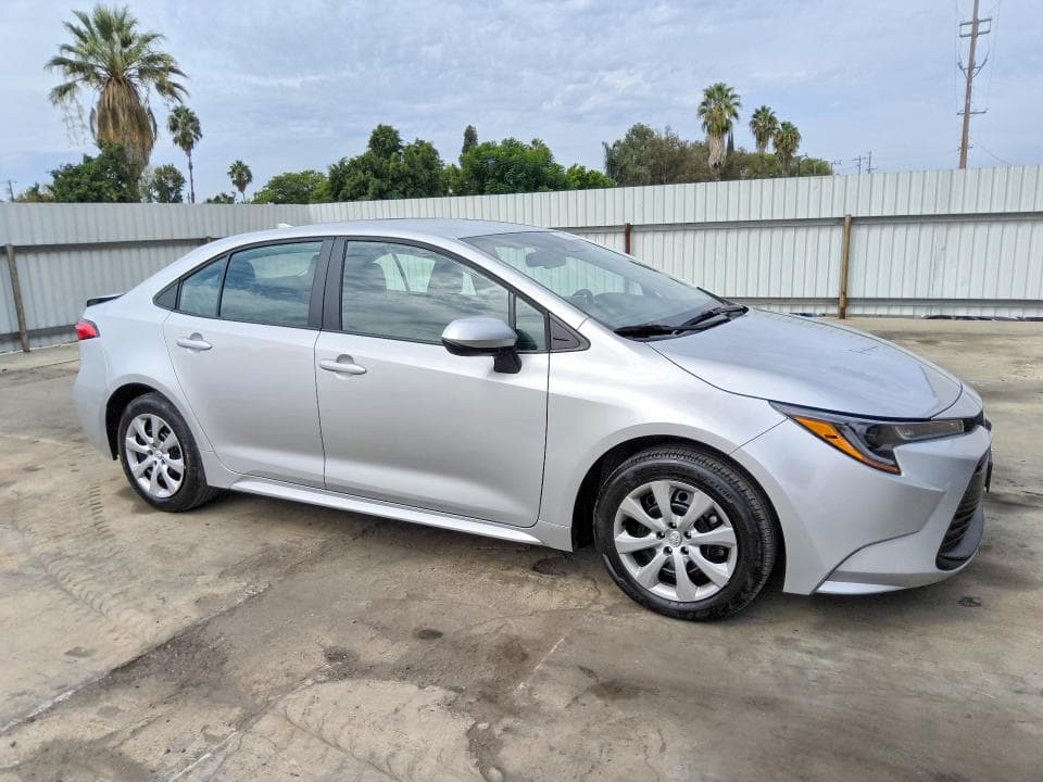 2026 TOYOTA COROLLA LE 4