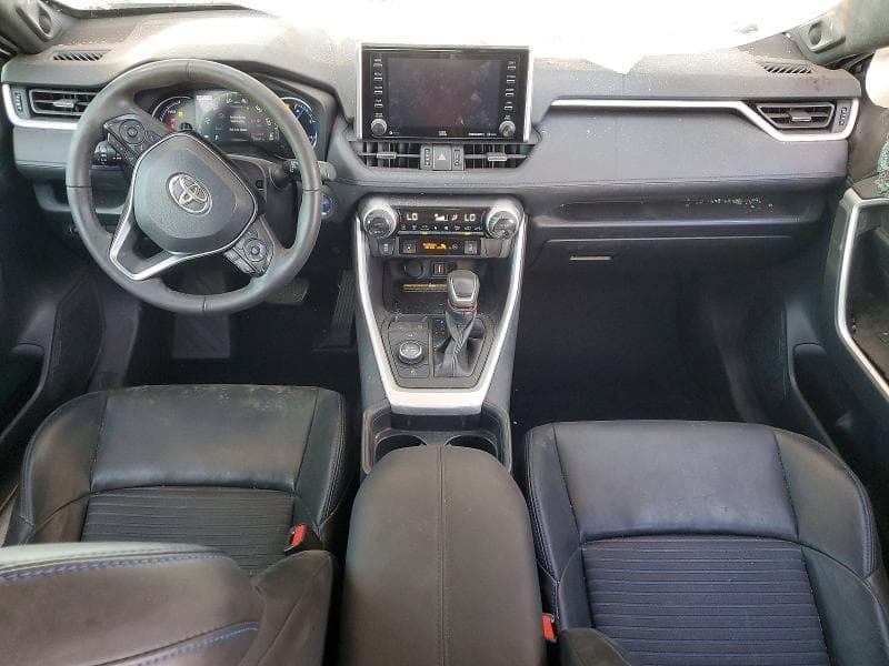 2020 TOYOTA RAV4 XSE 8