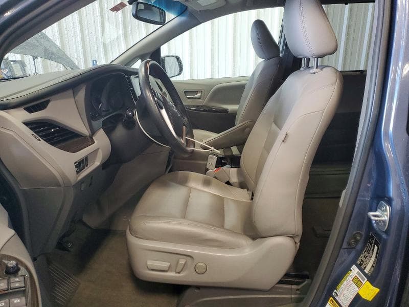 2017 TOYOTA SIENNA XLE 7-PASSENGER 7