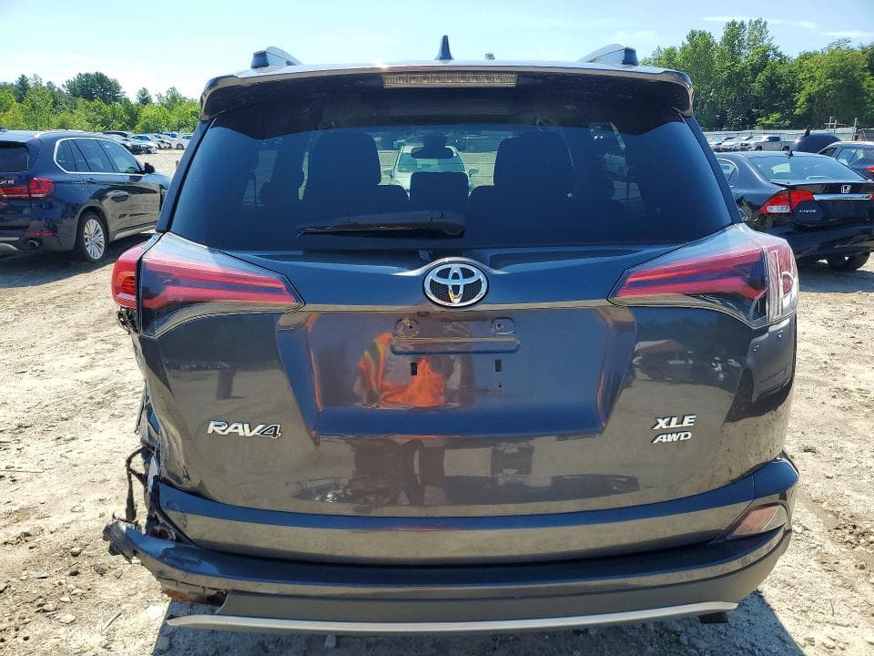 2018 TOYOTA RAV4 XLE 6