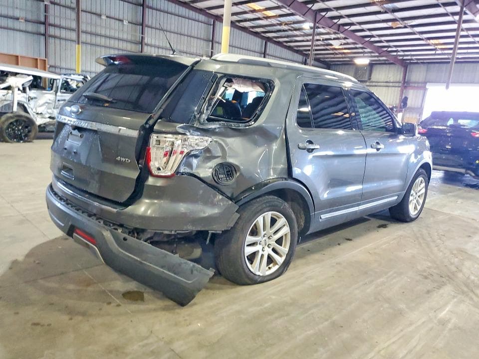 2018 FORD EXPLORER XLT 3