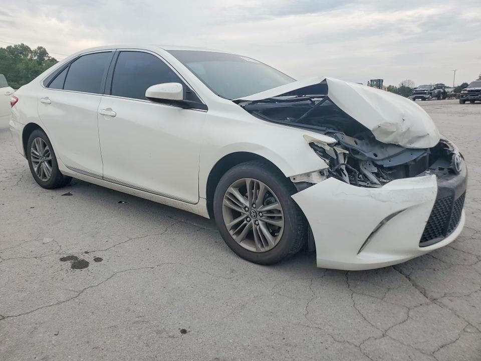 2017 TOYOTA CAMRY SE 4