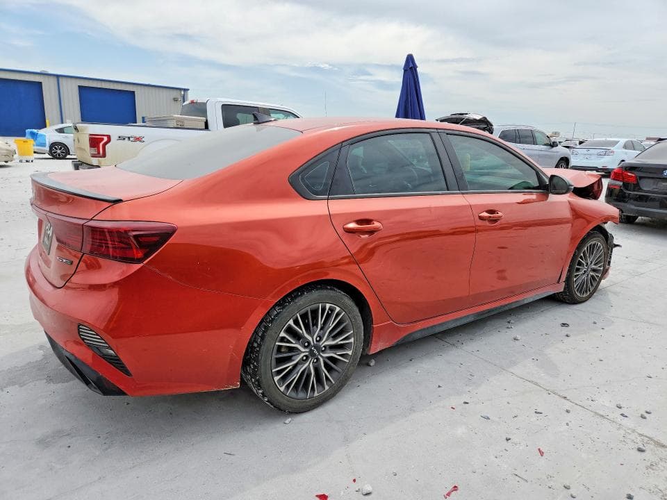 2022 KIA FORTE GT LINE 3