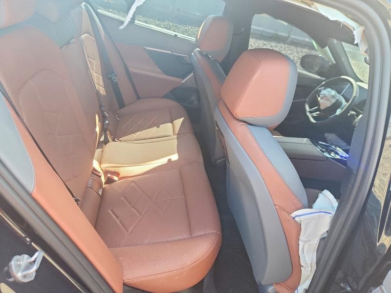 2026 BMW 540 XI 10
