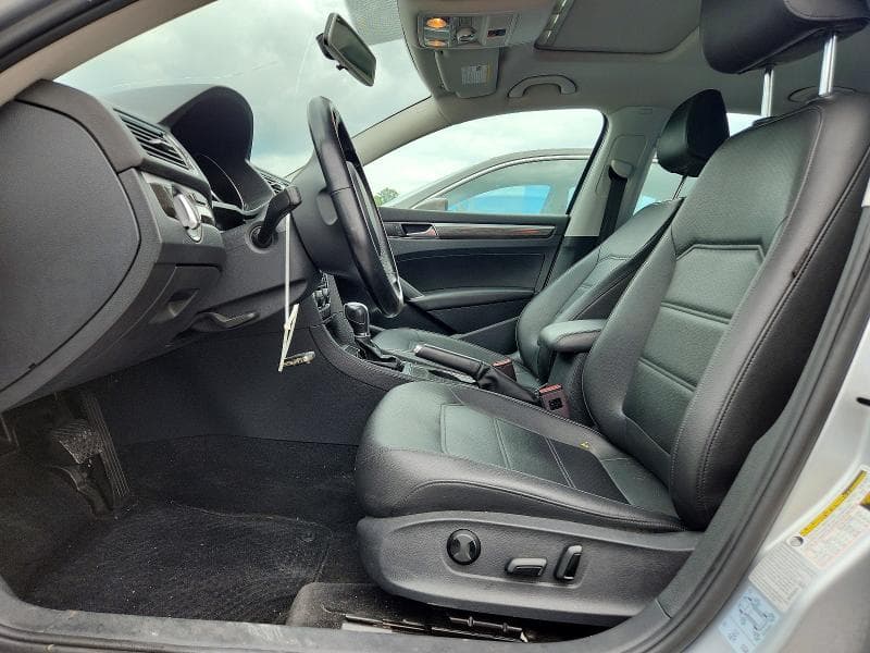 2017 VOLKSWAGEN PASSAT SE 7